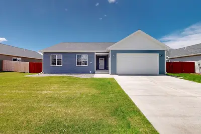 Image de Bridger View Retreat | House in Belgrade with enclosed backyard, patio, & grill