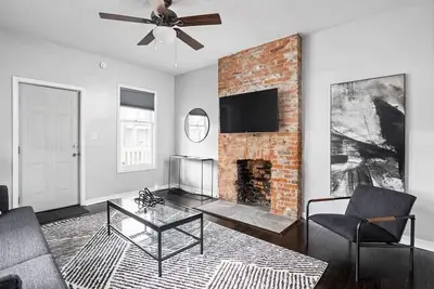 Image de Mins to Downtown, 3 Queens, Free Parking