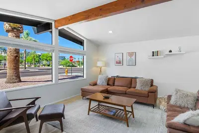 Image de Heart of Old Town Scottsdale - walk to nightlife