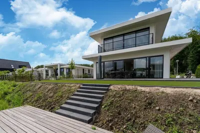 Image de Villa sur l'eau à Zeewolde avec jetée
