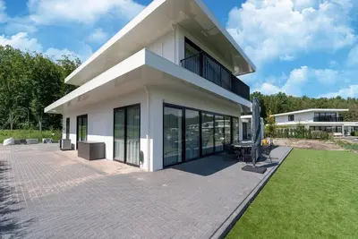 Image de Villa א Zeewolde avec jardin