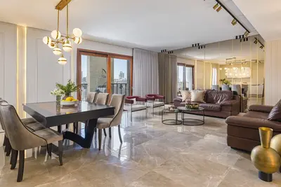Image de Jerusalem Estates large 5 Bdrm W\/Balcony