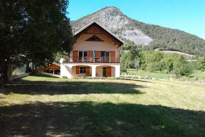 Image de Maison récente proche lac et station de ski