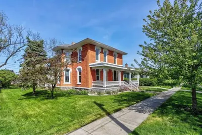 Image de Soul of SoHa Historic Charmer ~ 5 Br/4ba ~ Sleeps 12! Location! !