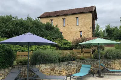 Image de Les choses de la vie : le séchoir à tabac, gîte de charme avec grande piscine