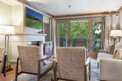 Image de 2 Br 2 Ba Unit in Vail Village Beautiful Sebastian Residence w 5 Star Amenities