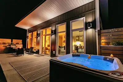 Image de Lake View Cottage with Private Hot Tub - Eagle View