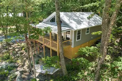 Image de The Otter Box Cabin on 92 acres beside DeSoto State Park | Walking Ramp | Wi-Fi