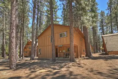 Image de Pinon Lodge By Destination Big Bear: 5 En-Suite Bedrooms! Close to Snow Summit!