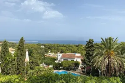 Image de Breathtaking sea view, cozy & quiet.