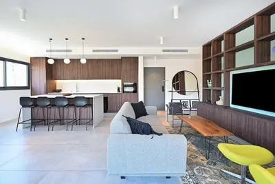 Image de Modern 3br in the Old North with Balcony and Mamad by HolyGuest