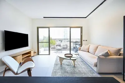Image de Pleasant 2br with Mamad and Balcony by Holyguest