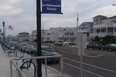 Image de Beautiful Beach Front Condo