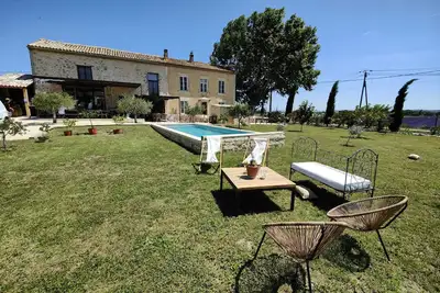 Image de Mas provençal avec piscine 8p + 1 bébé