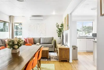 Image de Homespun Haven 4 Br with Parking and Patio