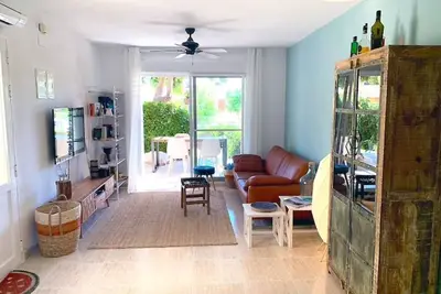 Image de Idyllic vacation home with pool & quiet seaside location