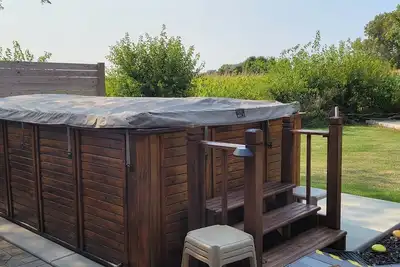 Image de 3br Home-SwimSpa, Gym, near Hwy 43, 67 & 50-Alpine Valley, Ice Age Trail-Golfing