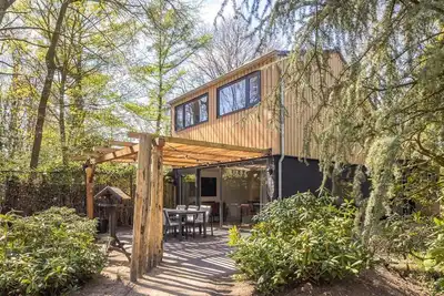 Image de Amazing wellness facilities in the large private forest garden of this property!