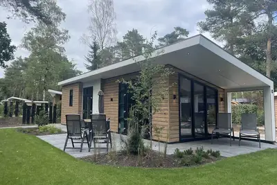 Image de Carefree enjoyment in a luxury lodge with Hottub and Sauna!