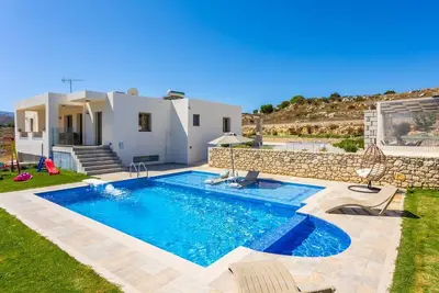 Villa Marielia - Trois Chambres Villa, Couchages 7