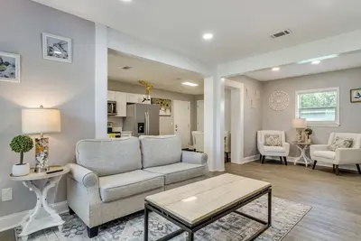 Image de Pensacola Vacation Rental ~ 5 Mi to Beach!