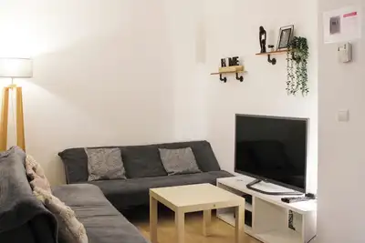 Image de Nid douillet et spacieux de 69 m² avec balcon.