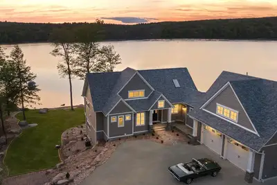 Image de Lakeside Lodge with Studio Apartment