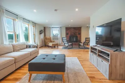 Image de Large Family Friendly Home - Minutes from Smuggs Ski Resort!