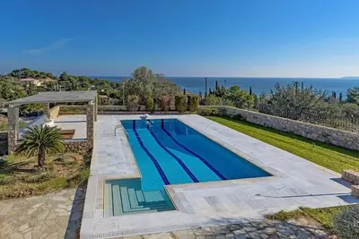 Amazing Seaview Villa w/pool – just 2 minutes away from the beach