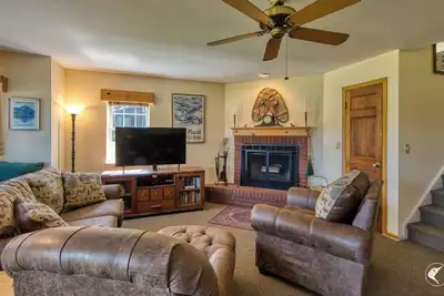Image de Water's Edge Condominium | Close to town!