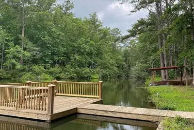Image de Lakefront Hamilton Cabin w/ Dock & Fire Pit!
