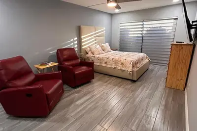 Image de Classy and Comfortable Condo Bcc