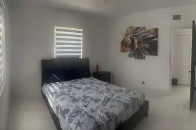 Image de Entire house close to Aventura