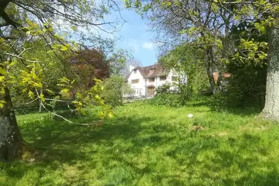 Image de Large house sleeps 18 with hot tub and outdoor pizza bbq kitchen \nEasy to find