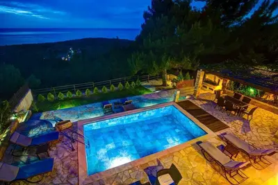 Image de Charming Villa, A/C, Private Pool, Fabulous Views of the Countryside & Sea - 600m to Maganos Village