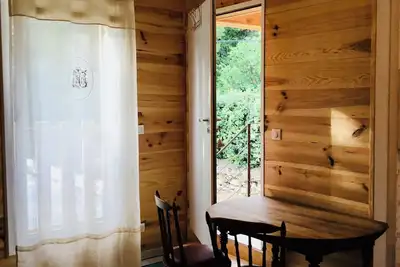 Image de Chambre avec salle de bain privative et jardin