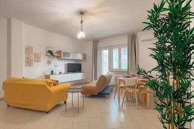 Image de [300m from the Sea] Space and Comfort
