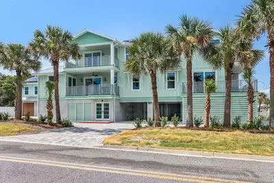 Image de Dog Friendly - Ocean Views - Across the Street from Ocean