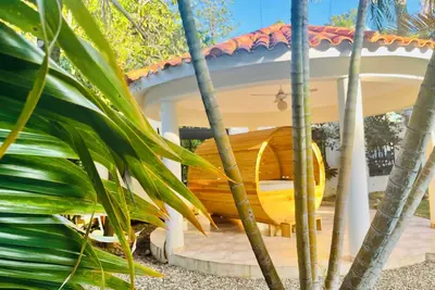 Capacidad Para 14 Huéspedes, Tenemos 5 Cómodas Habitaciones y 7 Camas