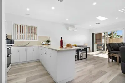 Image de Immaculate, Modern, Comfortable Apartment in a Convenient Location