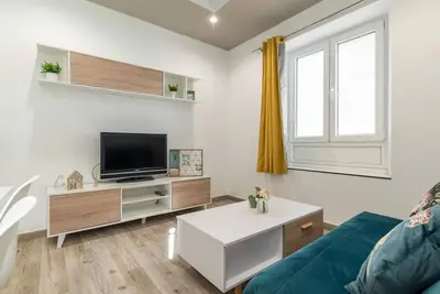 Apartment in a restored mansion in Granada.