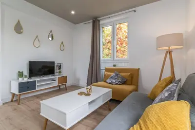 Apartment in a restored mansion in Granada.