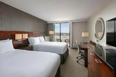 Image de Pleasant Stay, Convenient Location! Parking, Pools! Near Mint Museum of Art