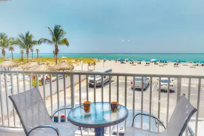 Image de Direct Beachfront Across from Johns Pass. Heated Pool. Large Private Balcony. Perfect Sunsets!