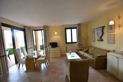 Image de Appartement près du lac Majeur avec piscine