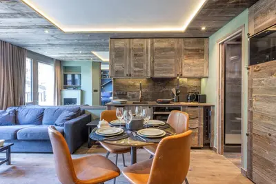 Image de Appartement skis aux pieds avec parking et wifi au cœur de Val-d’Isère