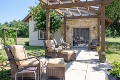 Image de The Cottage - open floor plan. 2 queen beds + twin bunkbeds