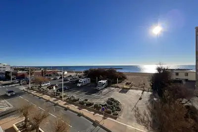 Image de T3 pour 4 pers. à 50m de la plage, parking privatif