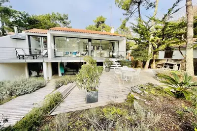 Image de Grande Villa Rénovée pour 10 - Terrasse, Jardin, Studio Indépendant, Proche Plage à La Tranche-sur-Mer