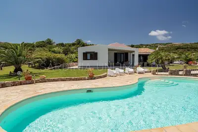 Image de Villa à Santa Teresa Gallura avec 4 chambres à coucher, 8 couchages